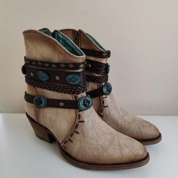 Corral Women's Harnessed Ankle Boot Bone Size 6 NWOT - Picture 2 of 8